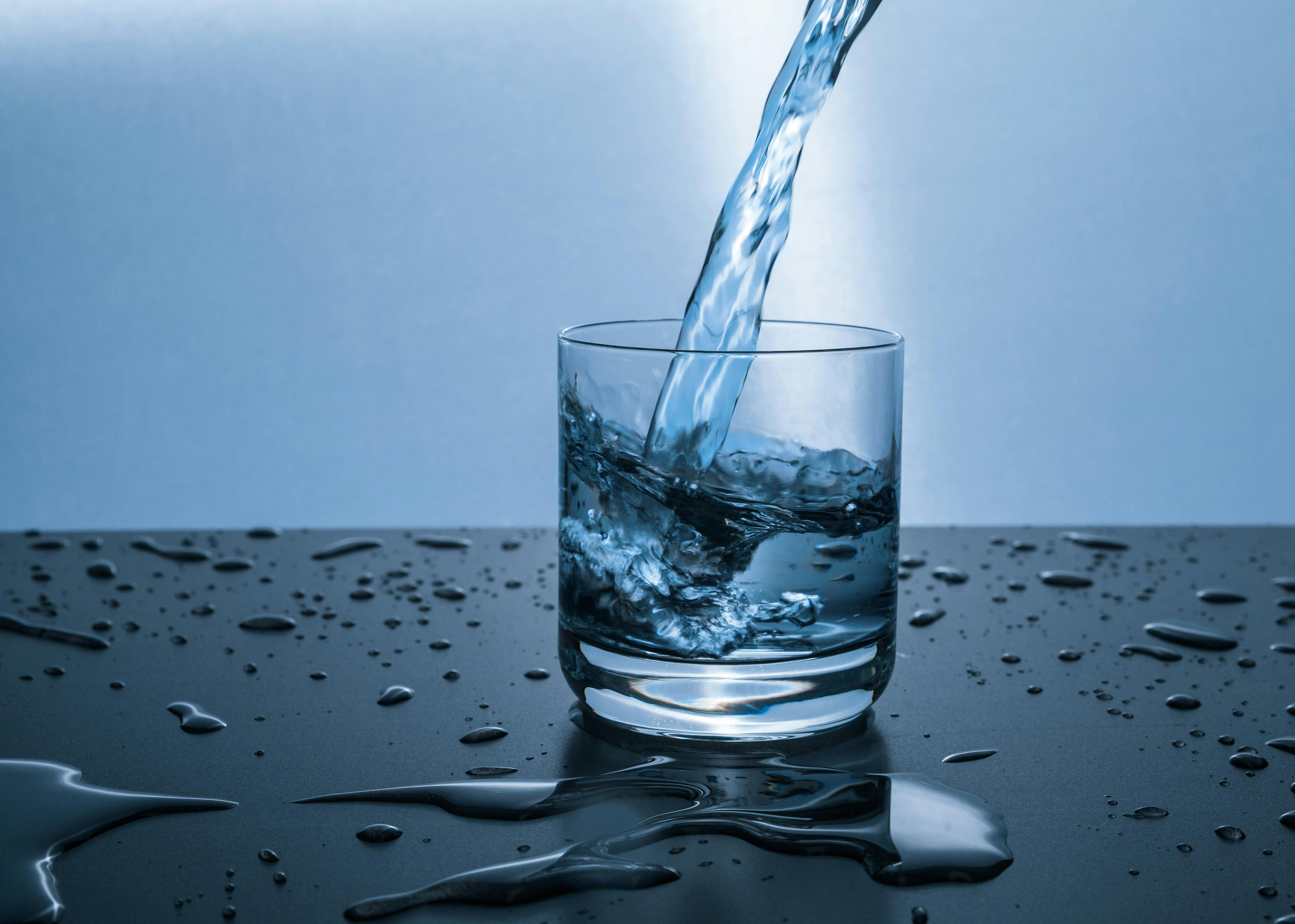 picture of water, explaining its positive effect on a pre workout snack for muscle gain